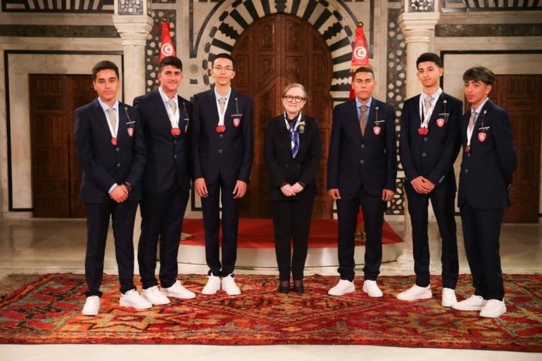 بودن تستقبل الفريق الذي سيمثل تونس في البطولة العالمية لروبوتيك