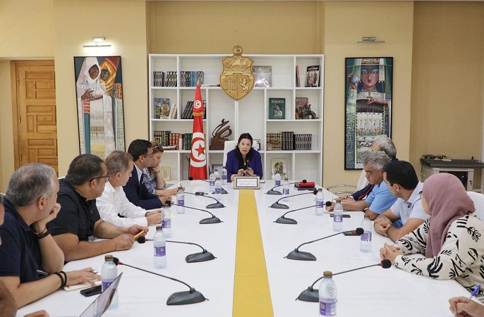 وزيرة الثقافة